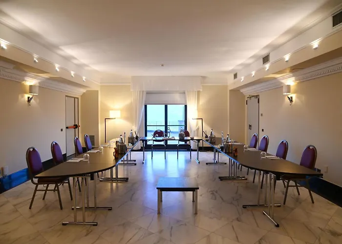 Отель Renaissance Tuscany Il Ciocco & 4*